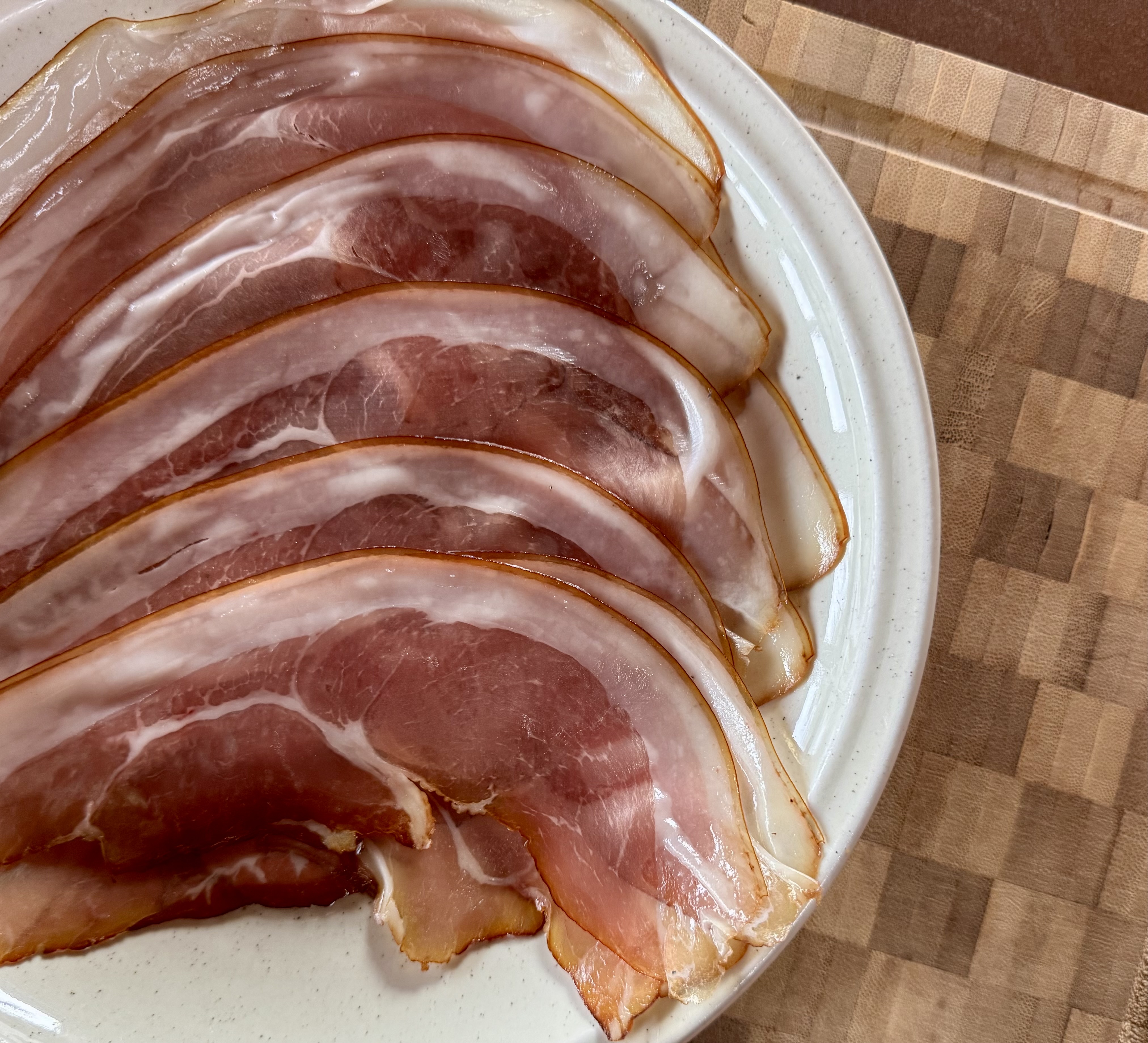 Jambon fumé et séché tranché de porc Cul-Noir Alsacien : produit brut