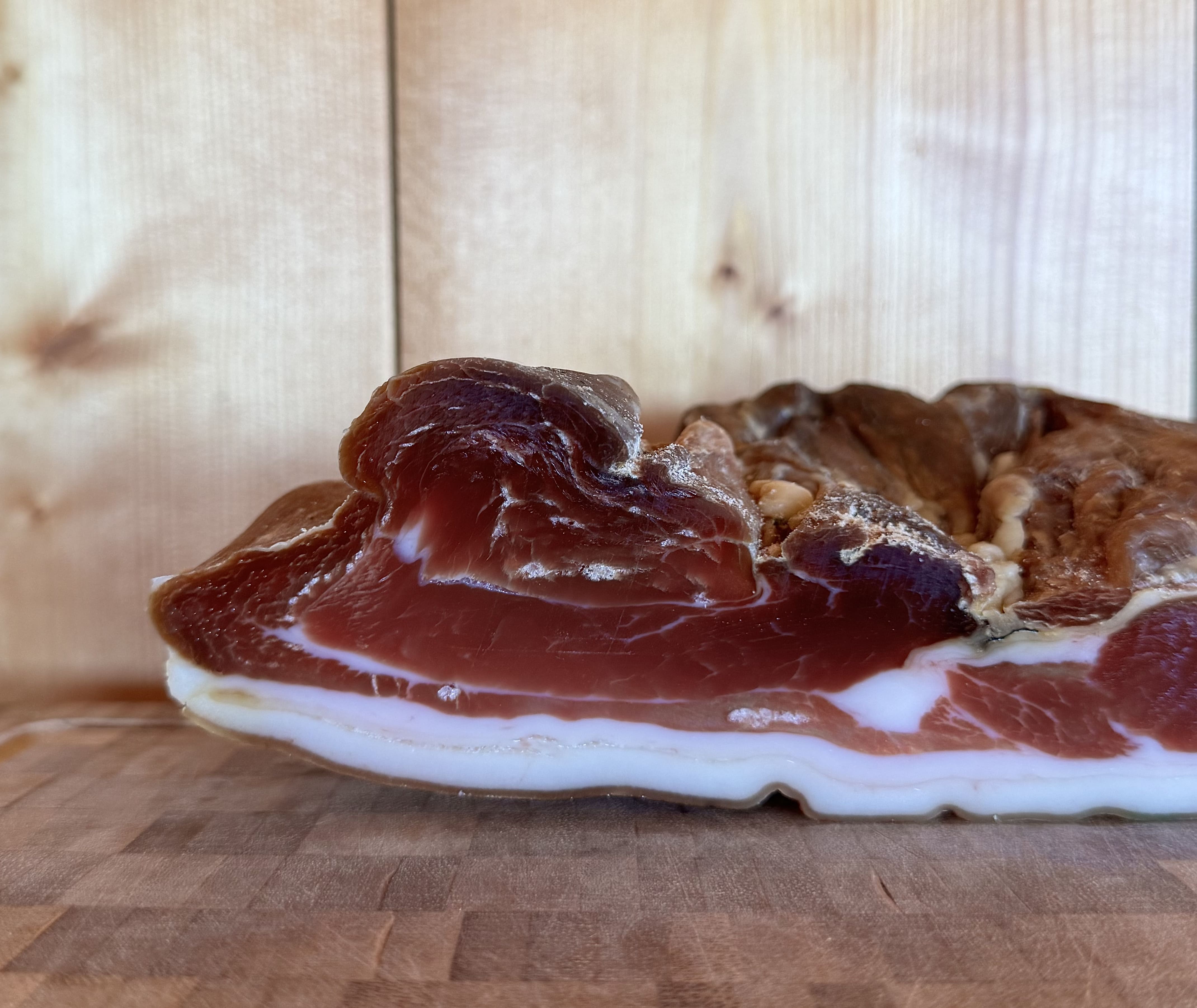 Jambon séché et affiné tranché de porc Cul-Noir Alsacien : produit brut