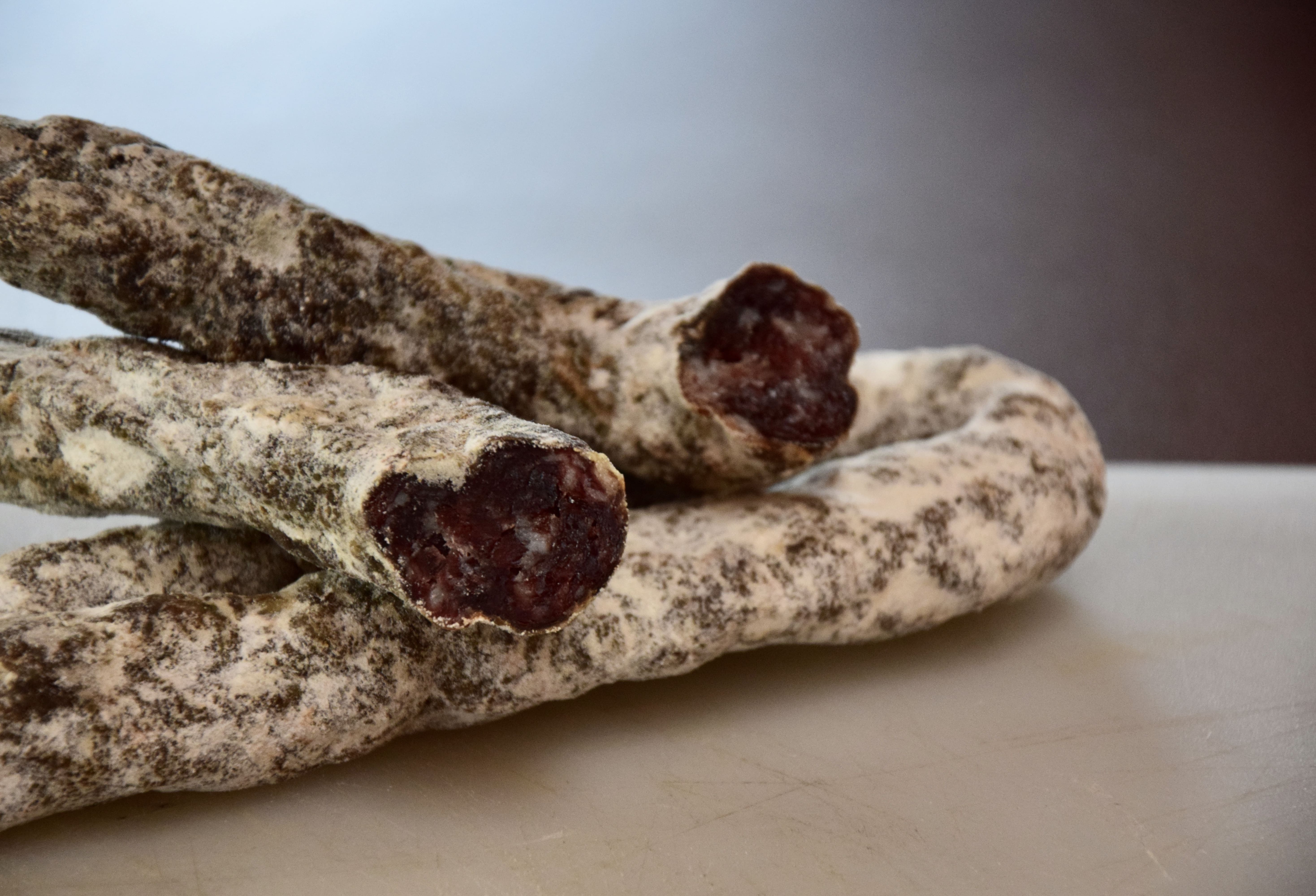 Saucisson sec de porc Cul-Noir Alsacien : produit brut